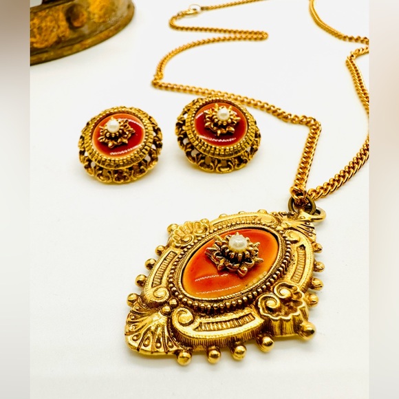 Vintage Demi Parure Enameled Necklace Set - Picture 10 of 14